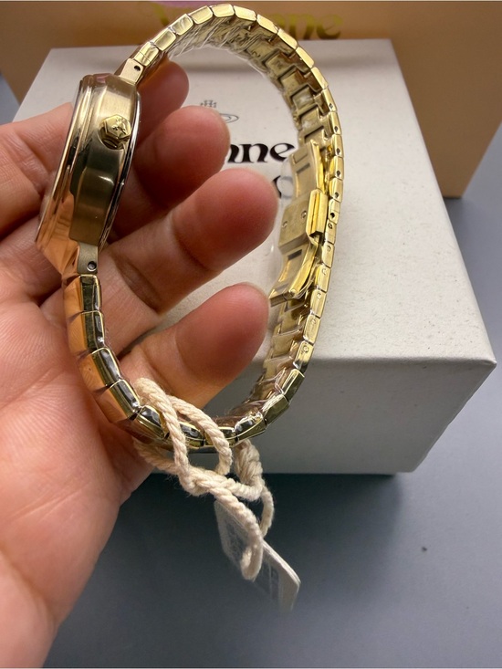 Vivienne Westwood Gold-Tone Oval Link Bracelet Watch main image 6